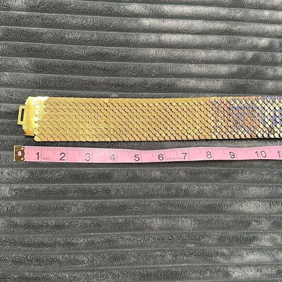 Vintage Gold Tone Metal Stretchy Belt with Oval Buckle - Picture 6 of 10